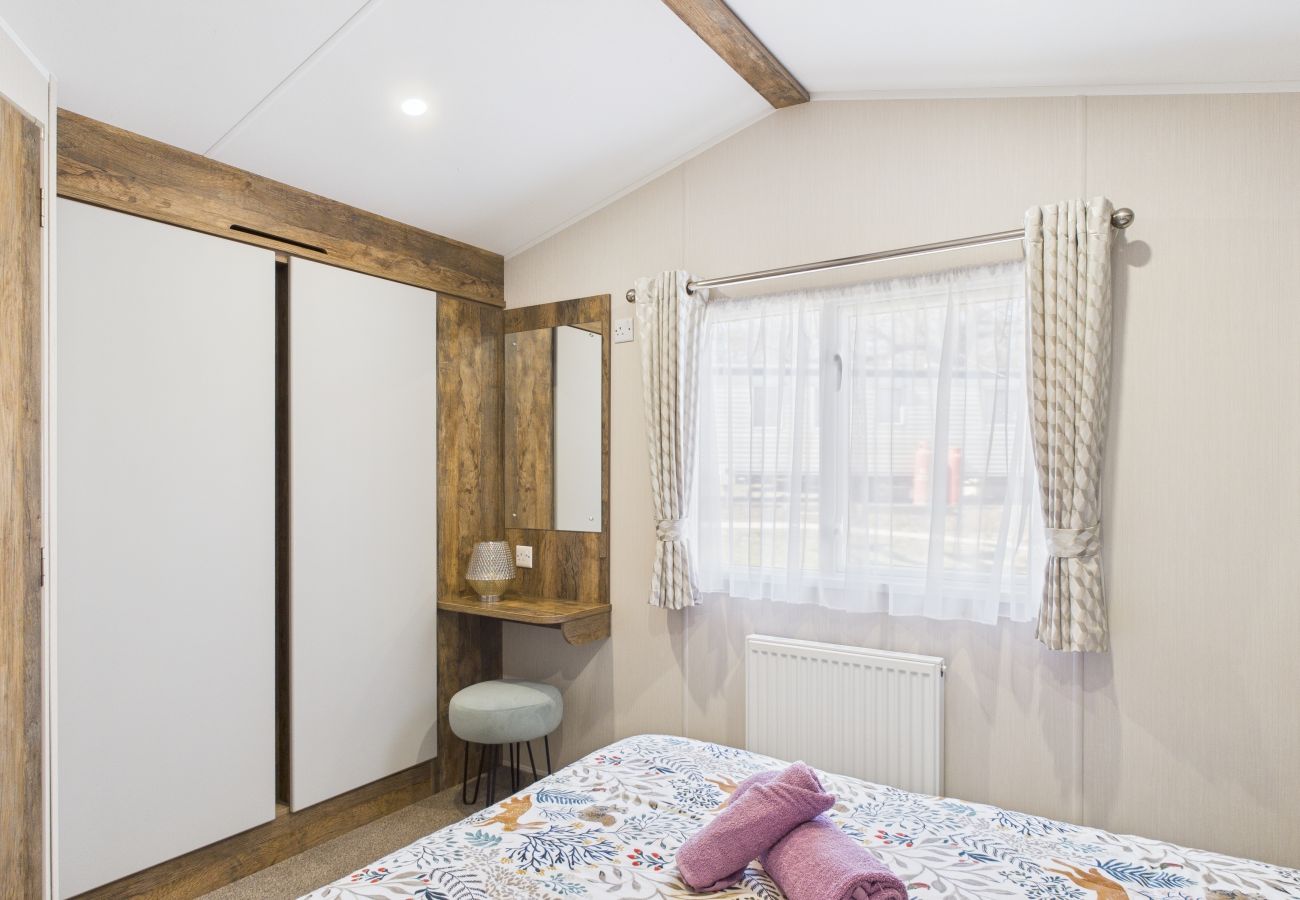 Two-bedroom lodge with sea views on Isle of Wight