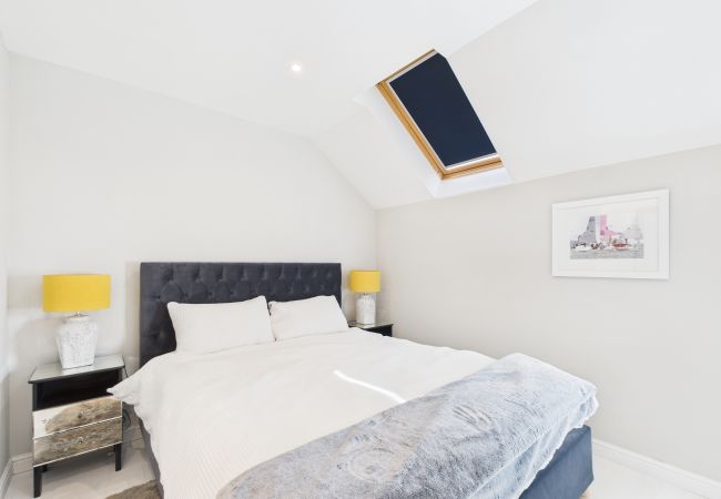 House in Yarmouth - Charming 2-Bed Family Cottage Your West Bay Retreat House in Yarmouth - Charming 2-Bed Family Cottage Your West Bay Retreat