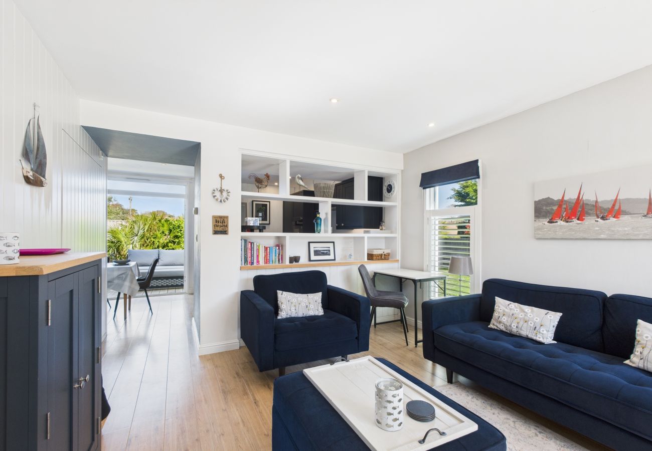 Child-friendly holiday accommodation West Bay Cottages