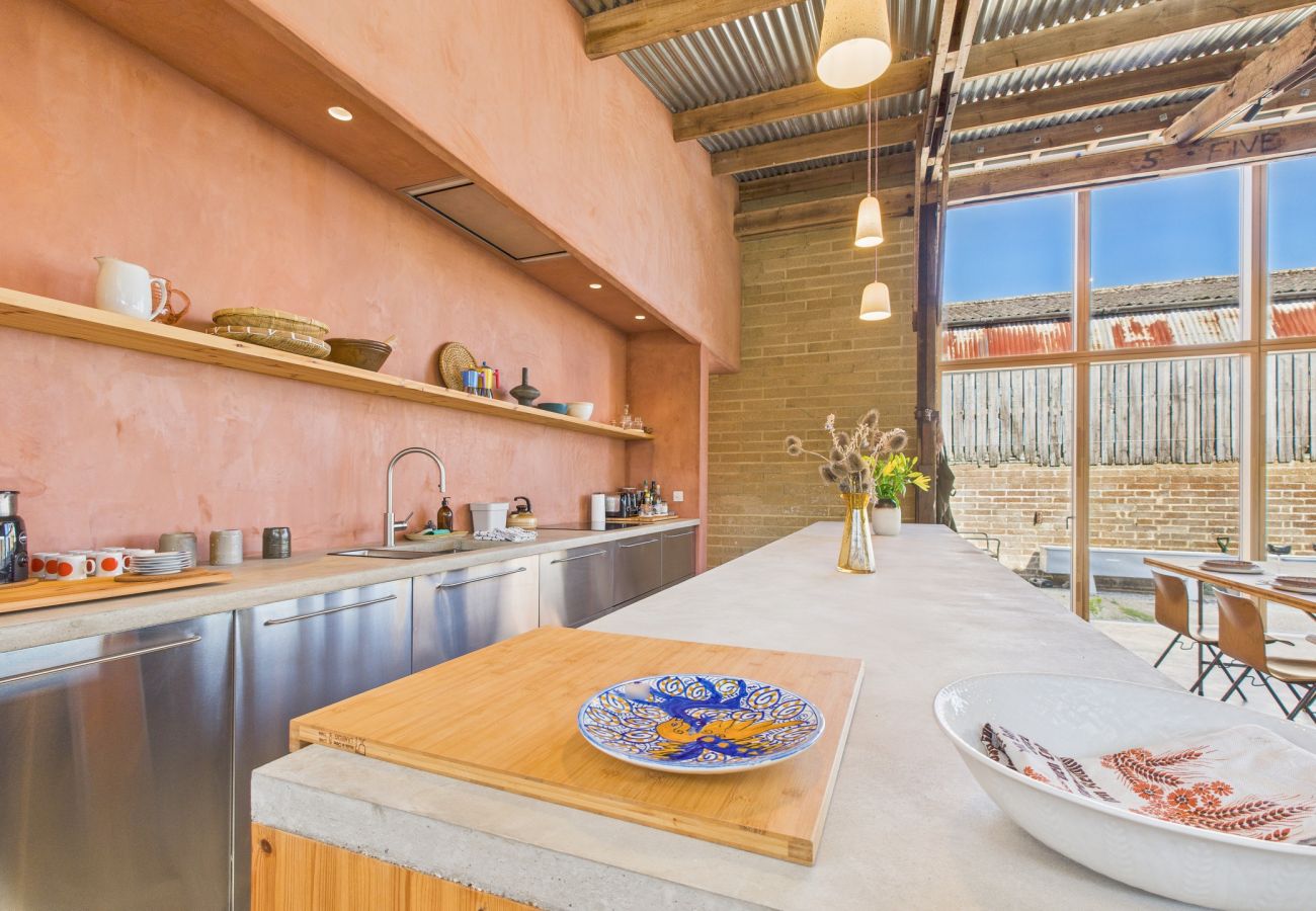 House in Cowes - South Barns a spacious barn conversion near Cowes.
