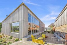 House in Cowes - South Barns a spacious barn conversion...