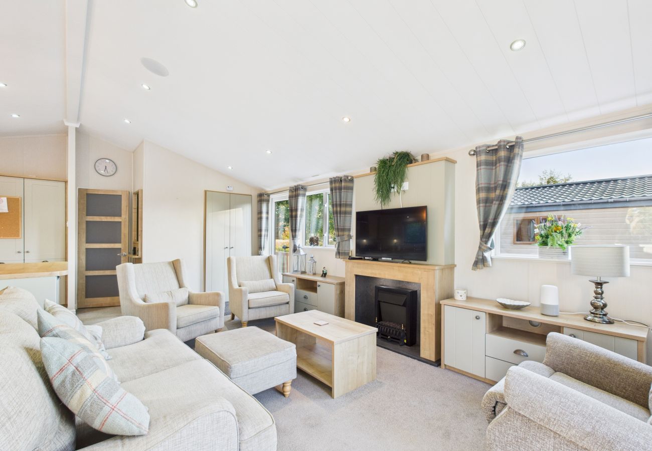 Cosy dog-friendly holiday lodge, Isle of Wight